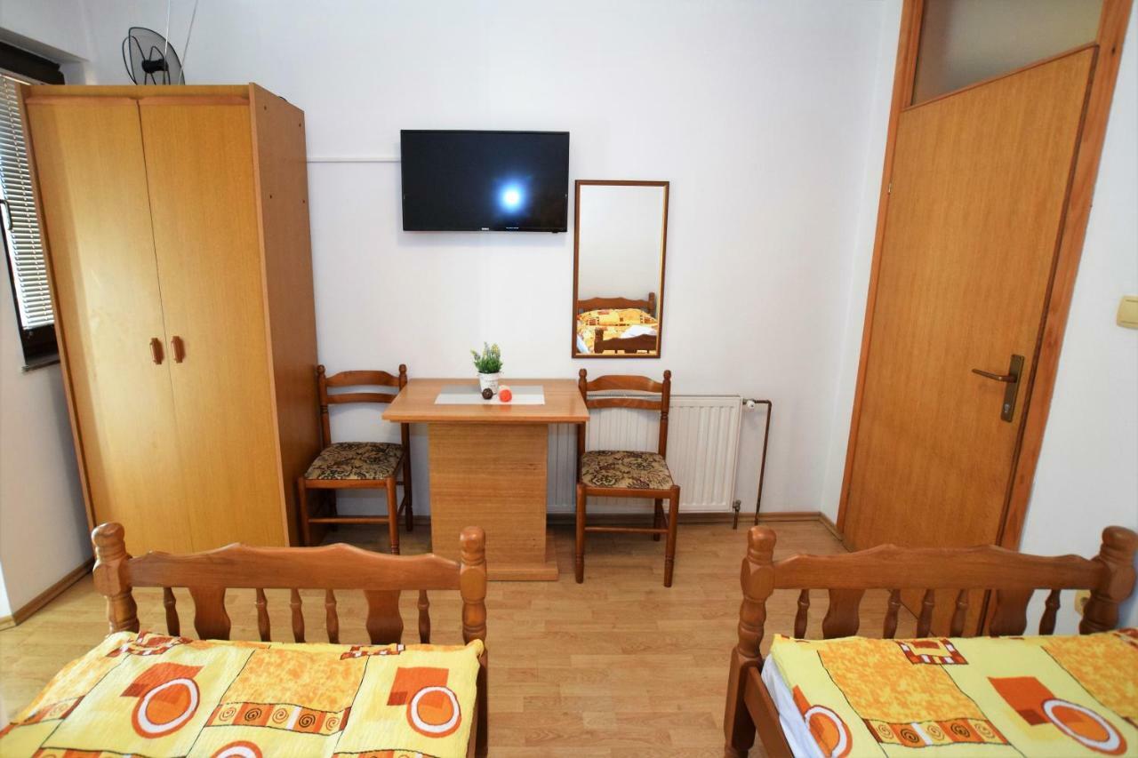 Privatni Smjestaj Most Otočac Dış mekan fotoğraf