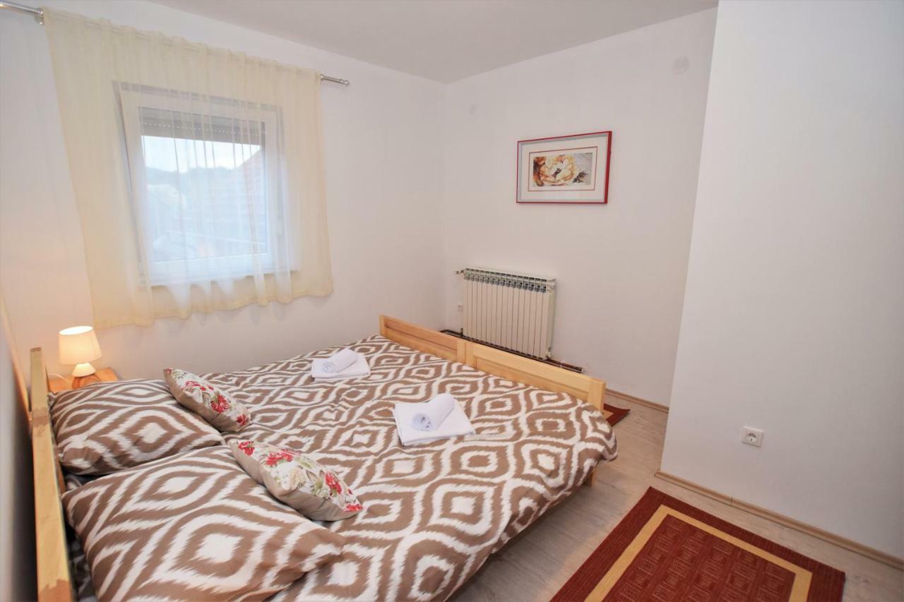 Privatni Smjestaj Most Otočac Dış mekan fotoğraf